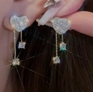 Valentine's Day Rhinestone Hearts Dangle Earrings NEW in package